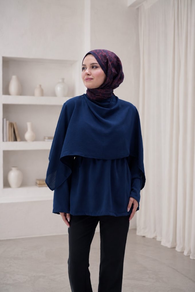 Pelerin Detaylı Bluz - Lacivert – ön görünüm
