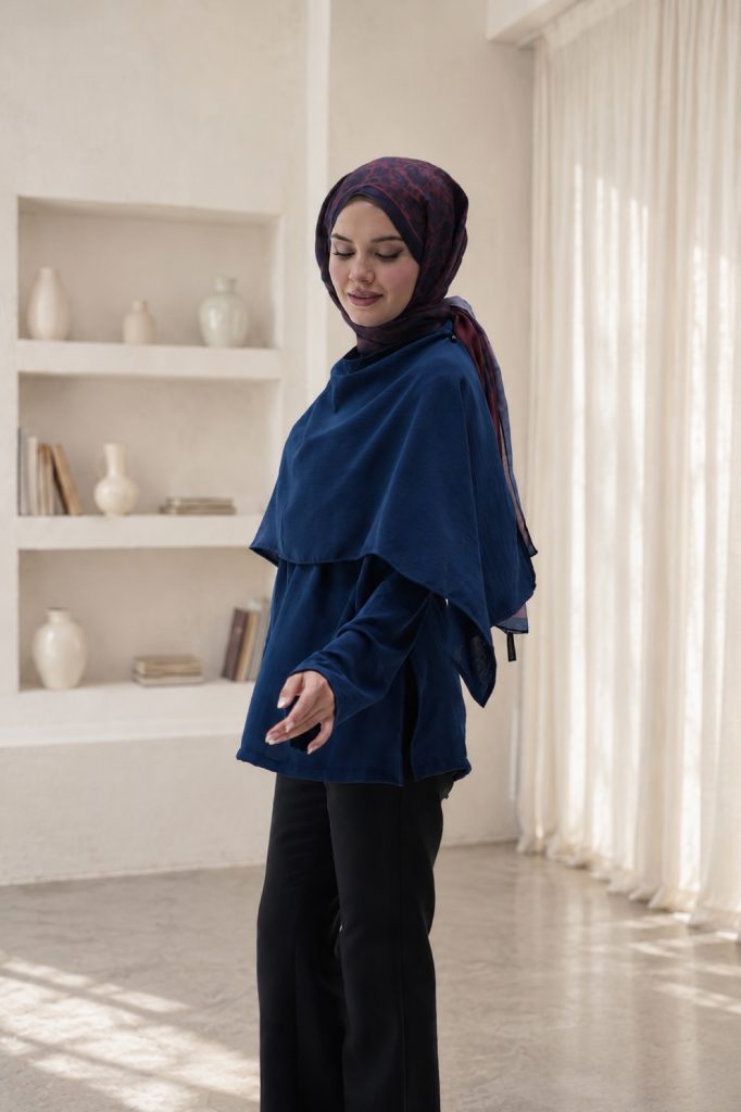 Pelerin Detaylı Bluz - Lacivert – 2. görsel
